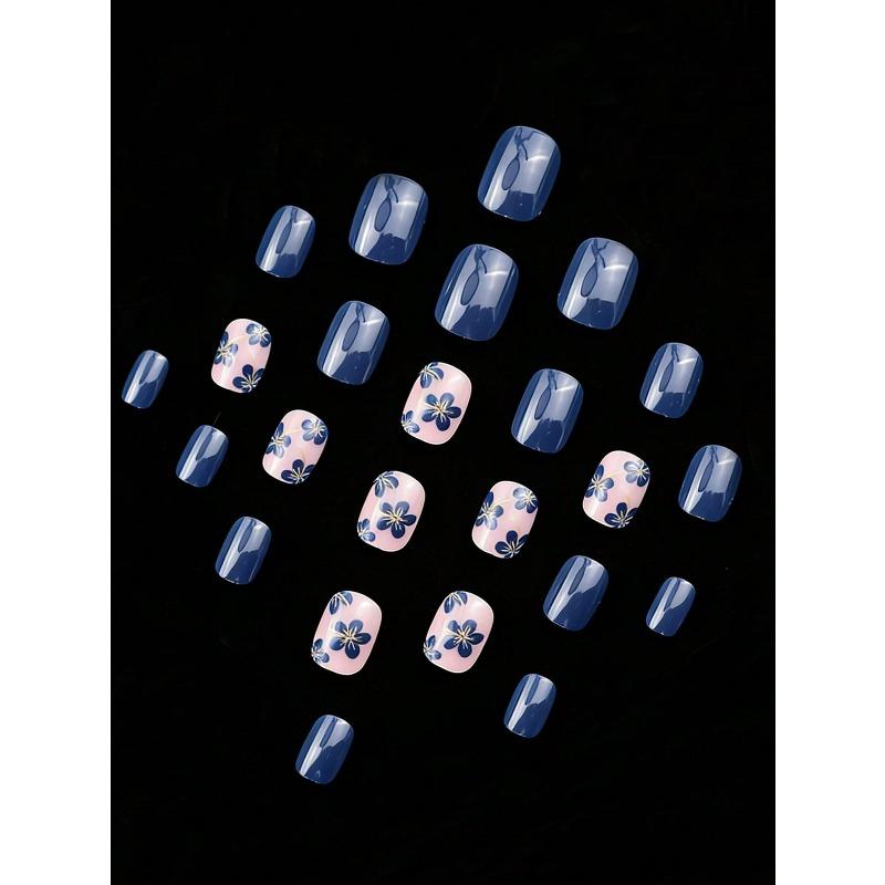 24 ks Jarní a letní modré květinové čtvercové nálepky na nehty, Zdobené vzorem modrých květin, Vhodné pro dámskou dekoraci nehtového umění | Květinový design nehtů