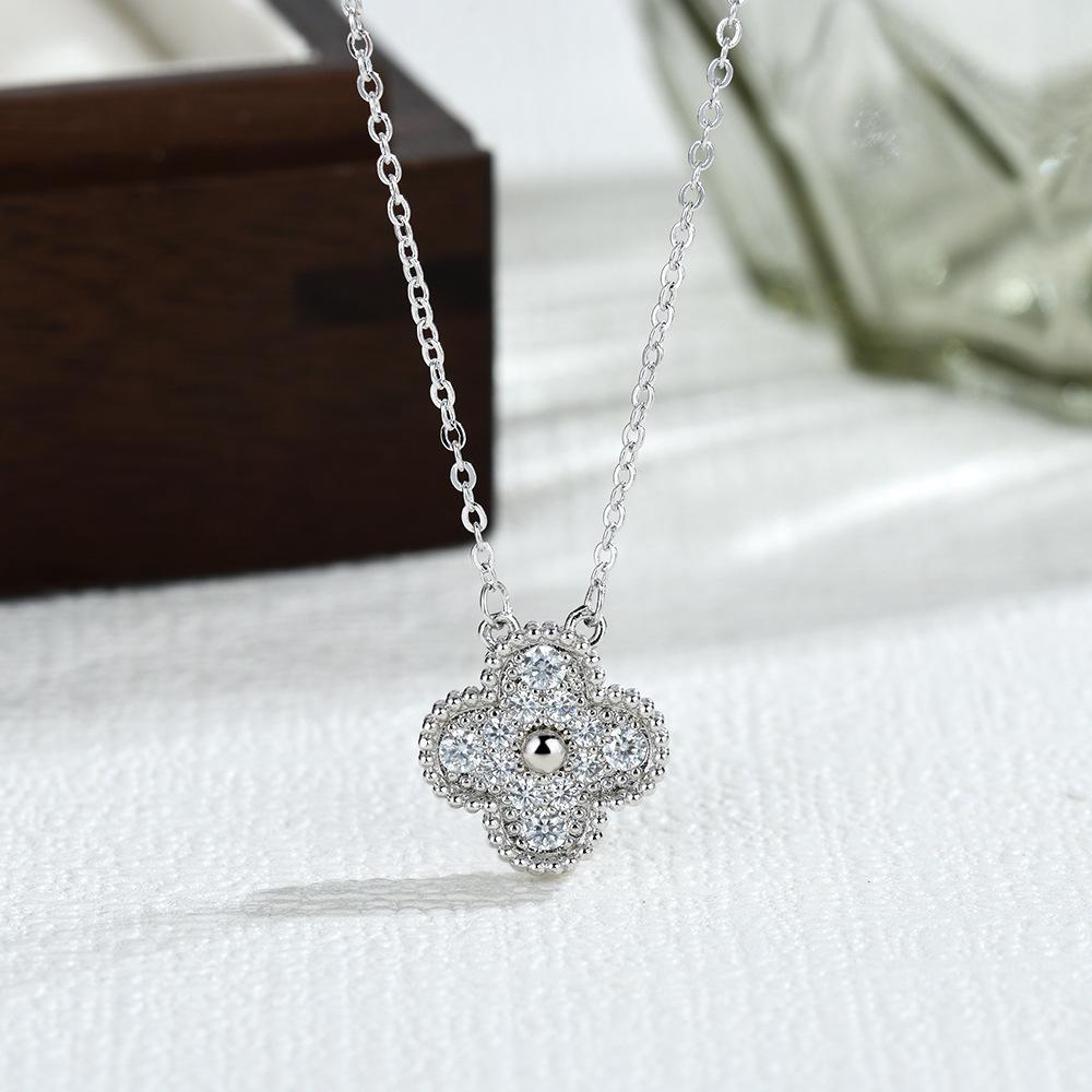 Bao J Fan J Natural Fritillary Gourd Butterfly Clover Necklace Versatile Clavicle Chain