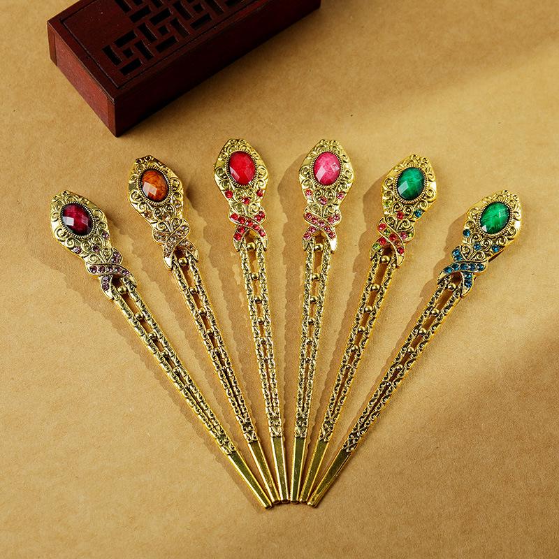 Classic Cheongsam Updo Hairpin: Versatile Retro Hanfu Palace Accessory for Everyday Use