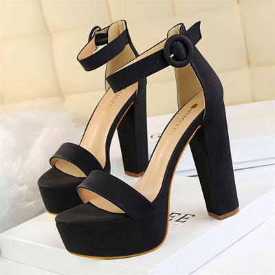 Fashion New Fashion Simple Comfort Women Platform High Heels Sandals Summer Peep Toe Party Wedding Pumps Buckle Slimming Shoes