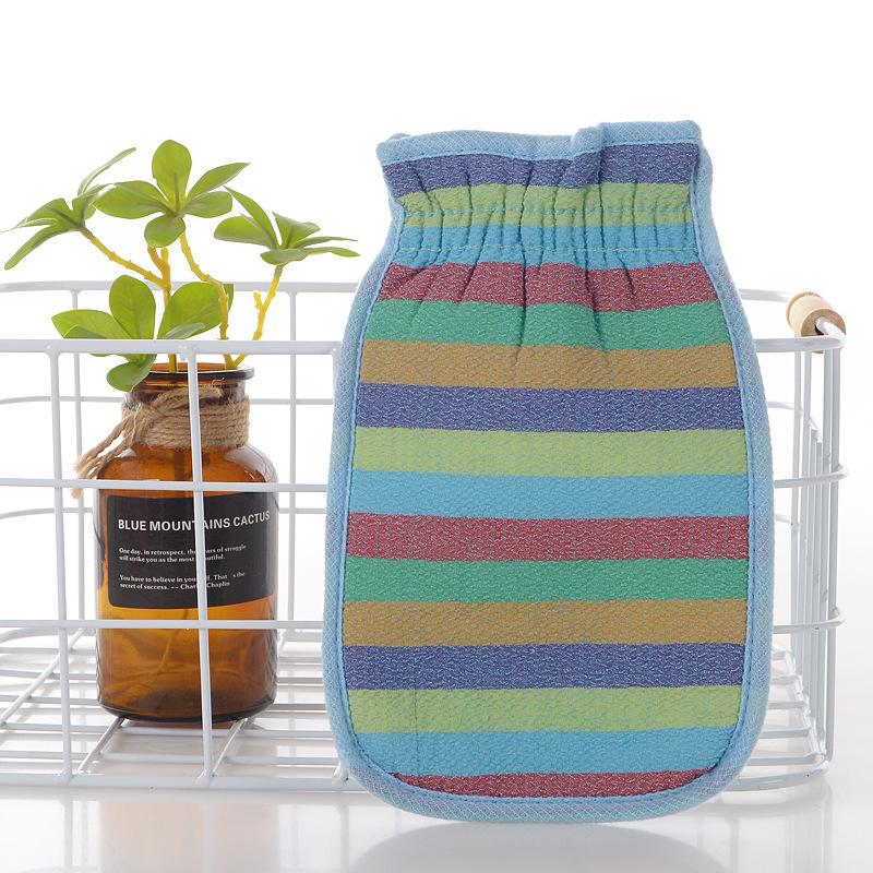 

Мягкое, плотное женское банное полотенце и отшелушивающие перчатки — бережно относятся к коже синий