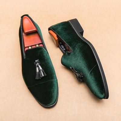 Fashion Luxury Brand Suede Green Loafers Men Slip-on Tassel Soft Leather Wedding Shoes Flats Men Shoes Casual Shoes Nubuck Leather Shoes