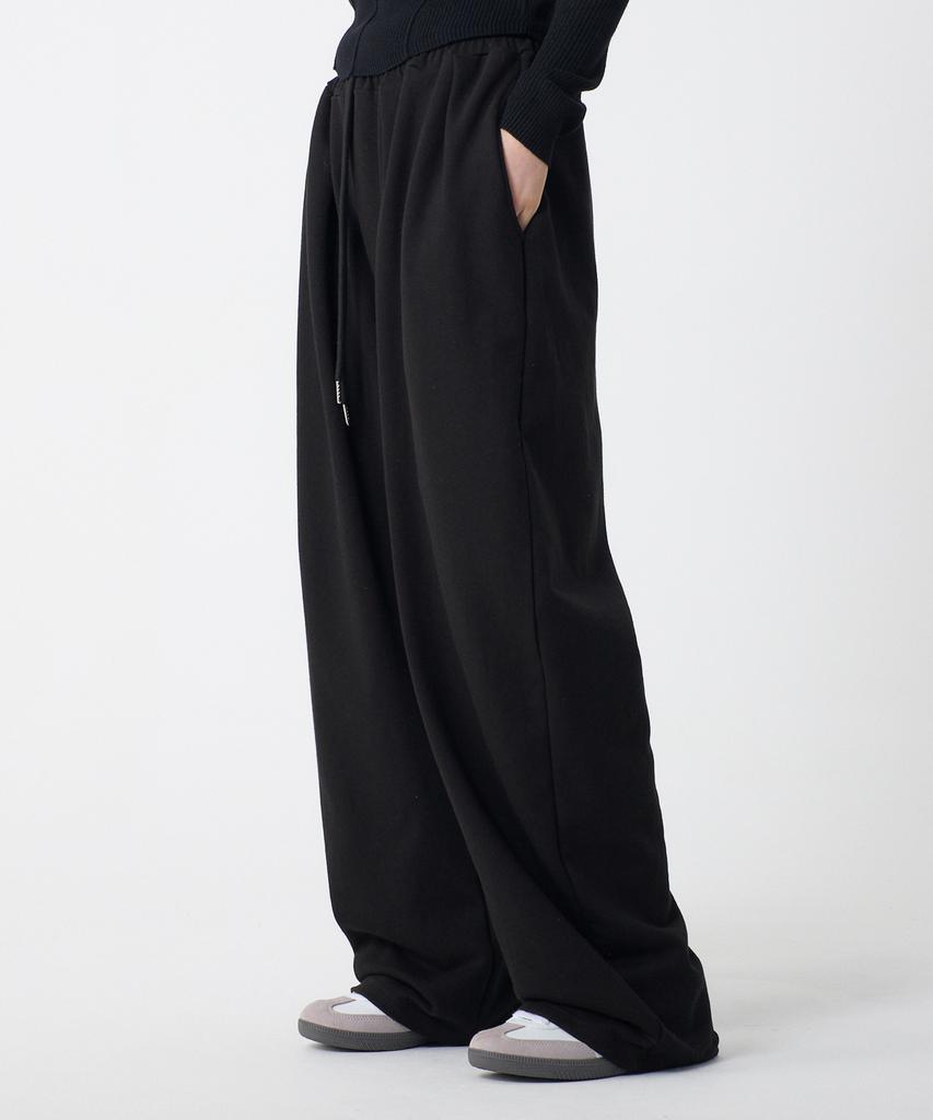 UNKNOWN PLANET Double-Pleated Wide Curved Sweatpants Black