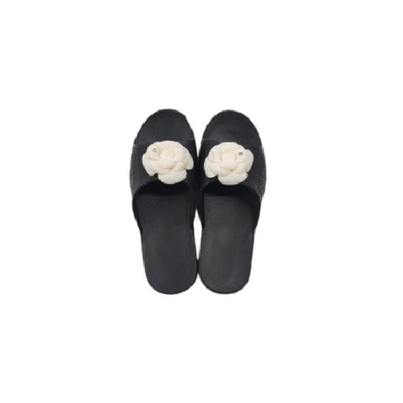 

[0436] Flower Living Room Shoes II black