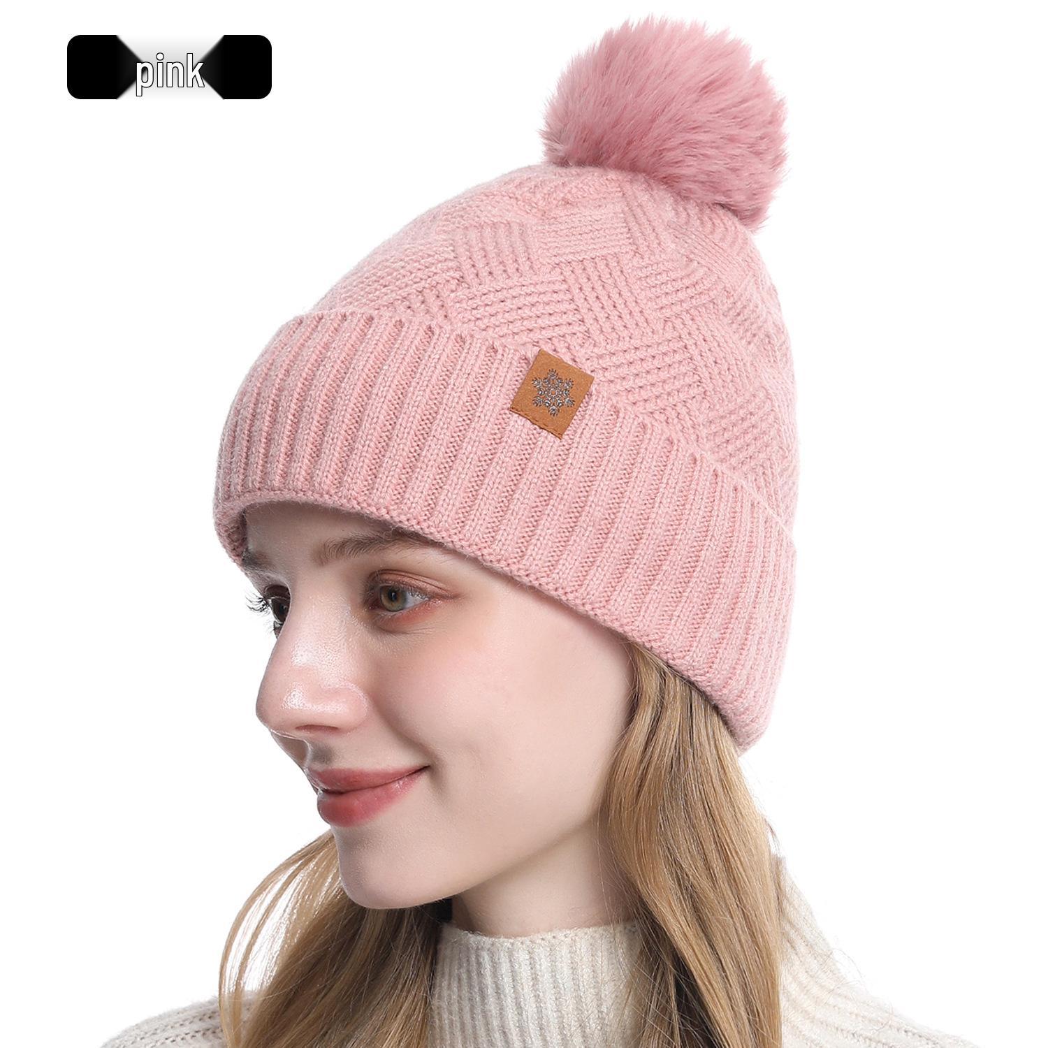 

Женский зимний вязаный комплект из шапки, шарфа и перчаток — двухслойная защита от холода.