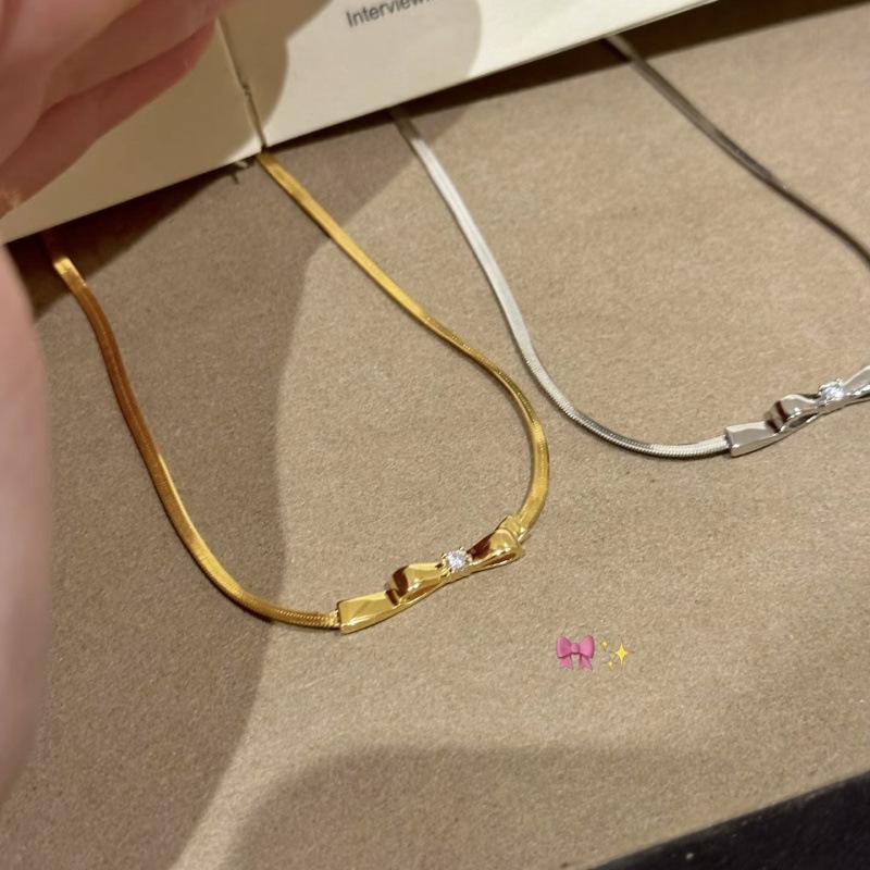 Bow Snake Bone Chain Stud Earrings Small Fresh And Sweet Elegant Collarbone Chain Fashionable Versatile Blade Chain Set