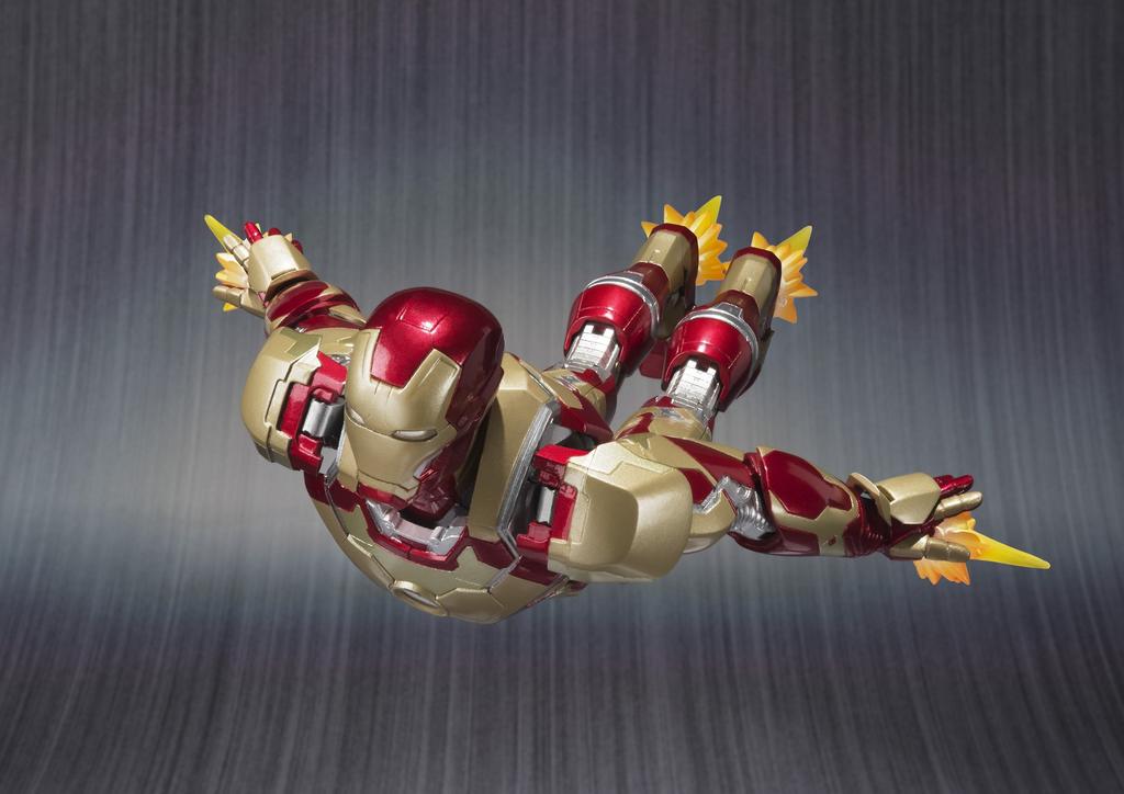 TAMASHII NATIONS Iron Man Mark 42 Limited Bonus S.H.Figuarts (with First-time "President's Sofa")