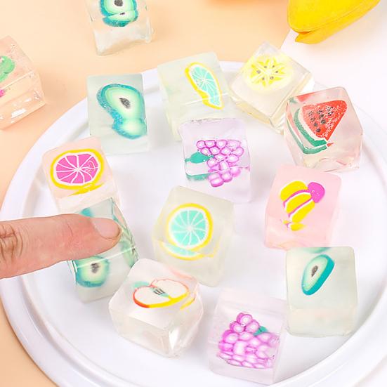 12 Buc. Cub de Gheață cu Fructe Jucărie de Strâns, Antistres, Anxietate, Desen Animat, Cub de Fructe, Jucărie Senzorială, Copii, Adolescenți, Adulți, Portabil, Moale, TPR, Cub Transparent, Jucărie de Ciupit
