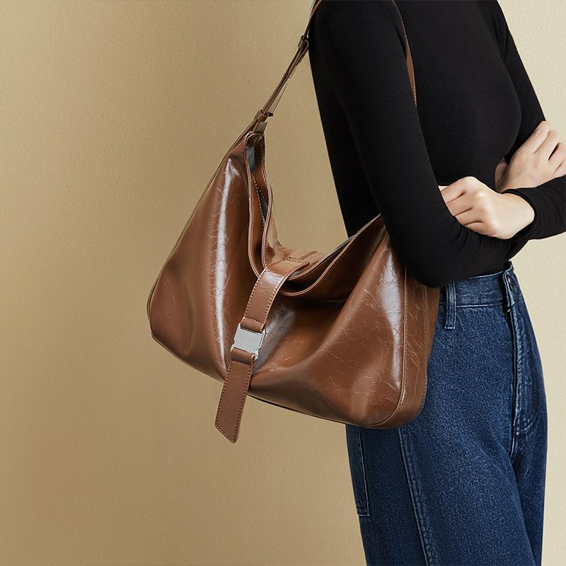 Red Dragonfly Tote Bag Leather Handbag 2026 Women's Bag Oil Wax Leather Single Shoulder Fashion Underarm Bag