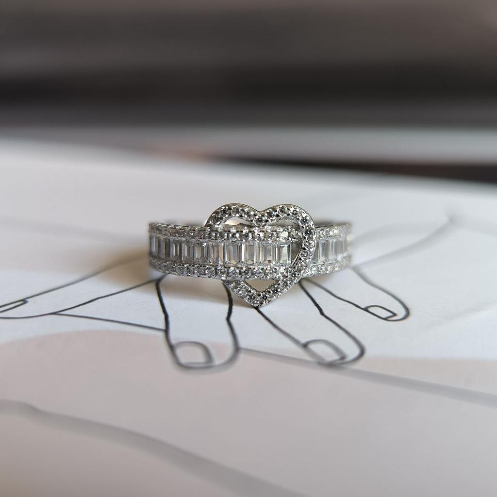 Silver Ring with Cubic Zirconia, Product Weight 3.76 G (2180746)