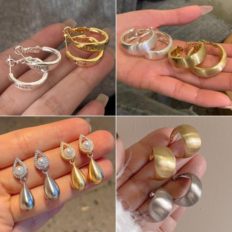 

Frosted brushed circle earrings light luxury high-end metal wind stud earrings cold wind fashion temperament earrings women