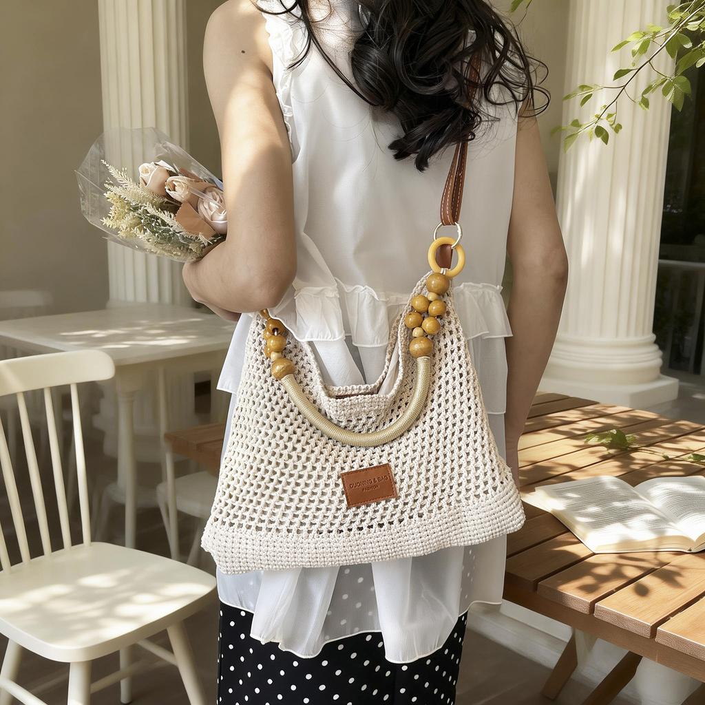 Beach Vacation Leisure Bag - Large Capacity, Simple and Versatile Single Shoulder Bag