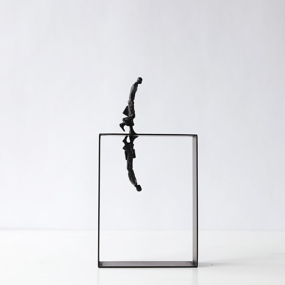 Modernes italienisches minimalistisches abstraktes Spiegelbild Menschenfigur Ornament für Teeraum Arbeitszimmer Schreibtisch Heimdekoration