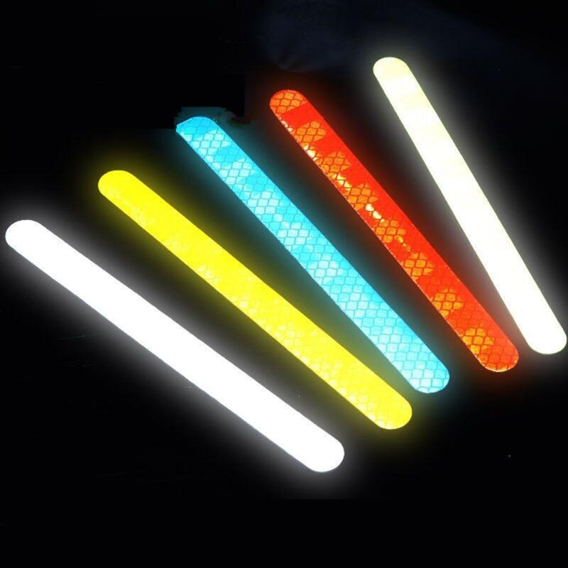 Set di 2 adesivi per auto Specchietto retrovisore Esterno per Nastro Riflettente Striscia Riflettente Adesivo di Avvertimento Anti-Collisione per Automo