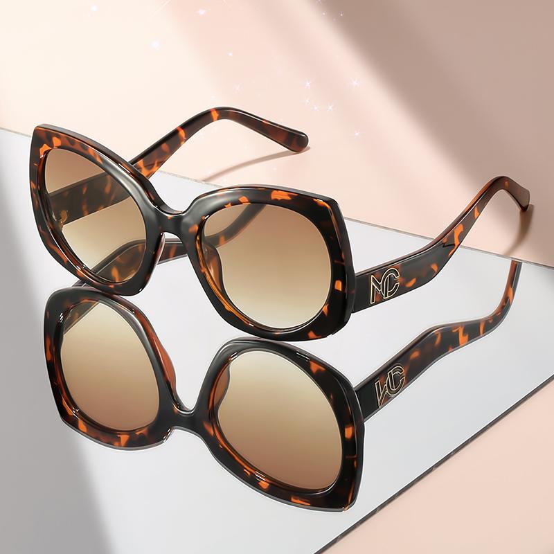 Butterfly-shaped personalized sunglasses, a decorative item for party hip-hop travel photography