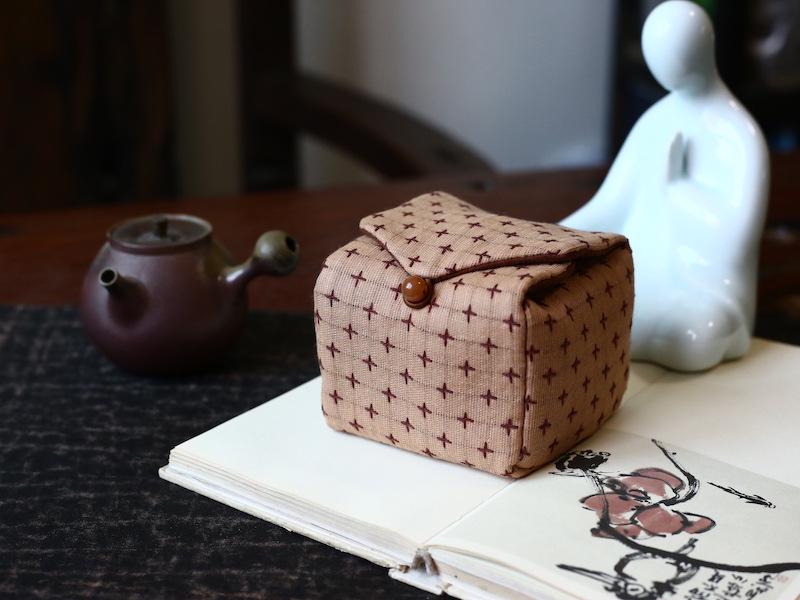 34-Color Chinese & Japanese Brocade Gaiwan Zisha Teapot Ceramic Cup Set With Cotton Bag