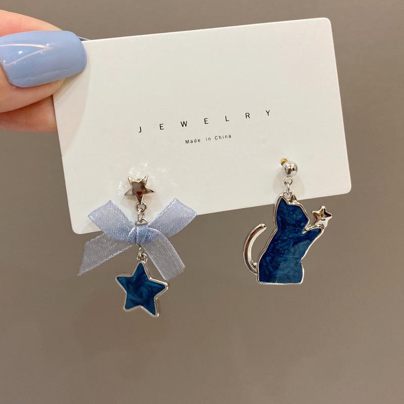 

Cartoon Bow Cute Earrings, Stylish Design One Size синій