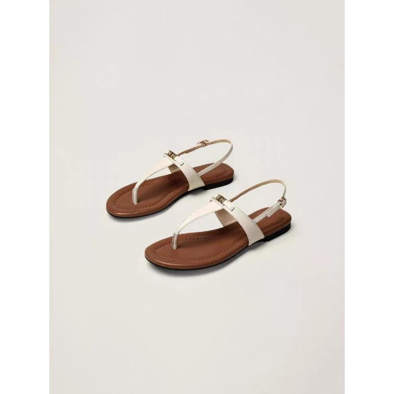 Flat-bottomed herringbone pinch sandals women's new summer wear beach fashion vacation wind pinch toe cold slippers