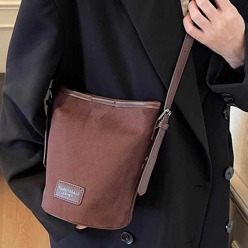 Fashion Matte Bucket Bag Women's 2025 Summer New Trend Simple Shoulder Bag High Value Casual Oblique Span Bag