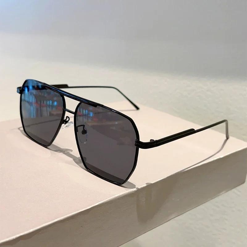 

GM LUMIAS Vintage Oversized Sunglasses Men Fashion Double Bridge Outdoor Shades Trendy Brand Design Anti-UV Driving Sun Glasses as picture shows