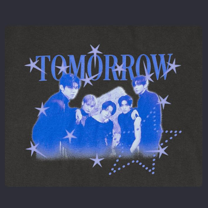 TXT World Tour ACT vorbestellen: MORGEN im US Photo Kurzarm-T-Shirt