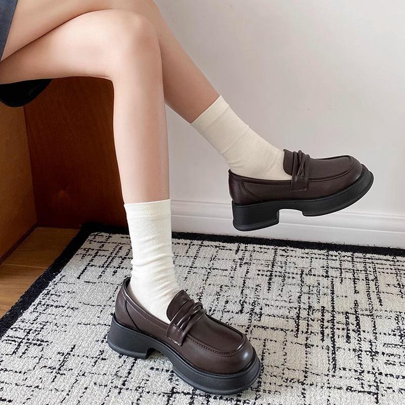 Versatile loafers retro black platform small leather shoes women's new summer French spring and autumn one-pedal music bottom