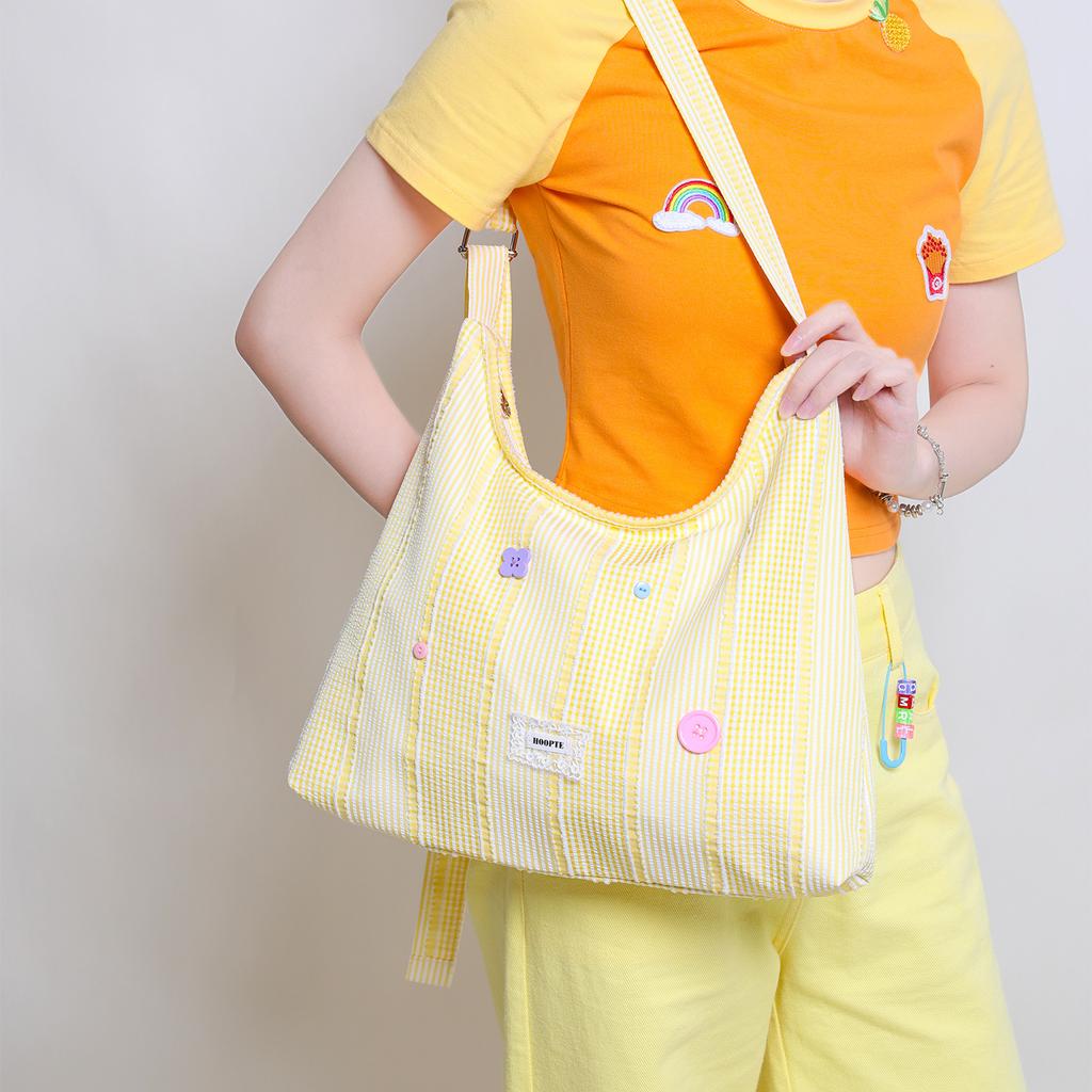 A Versatile Single-shoulder Bag, A Refreshing Crescent-shaped Crossbody Bag for Summer