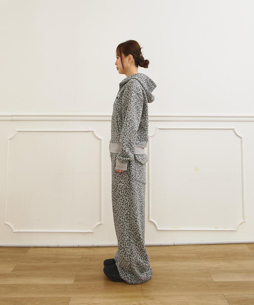 Tansanmageunesyum Juyoung X Tansan Studded Sweatpants (Leopard Gray)