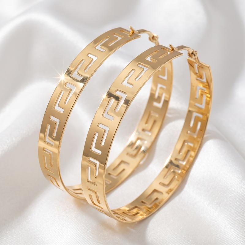 European and American hot-selling fashion commuting simple and elegant large circle gold geometric shape hollow metal earrings earrings