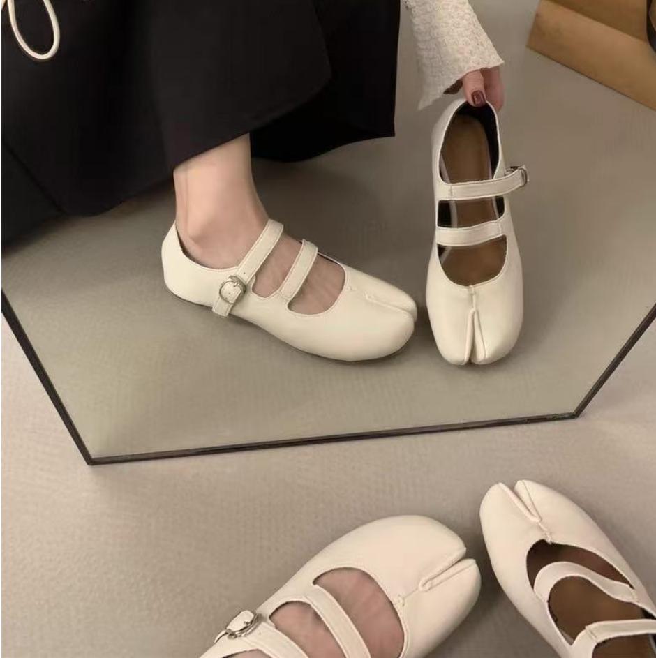 Fashion 2025 Japanese Style Tabi Ninja Shoes Women Retro Suede Flats Split Hoof Toe Boat Shoes Femme Mary Jeans Mocasines Ballerina Shoe