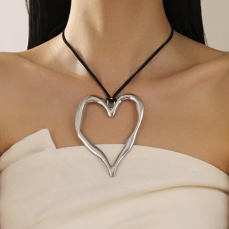 Европейско-американское жемчужное ожерелье с сердцем - Смелый неровный дизайн для женщин