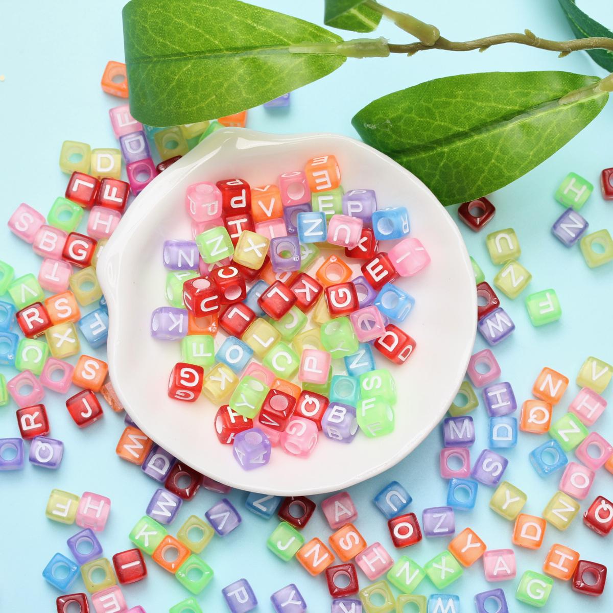 

Квадратные бусины, аксессуары для ювелирных изделий, плоские бусины, разноцветные свободные бусины, акрил, 200 шт., бусины с буквами White color square