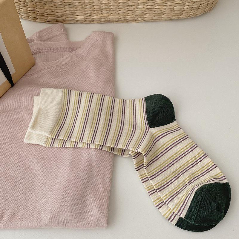 Ladies Spring and Autumn New Classic Color Matching Stripes Boneless Tube Socks