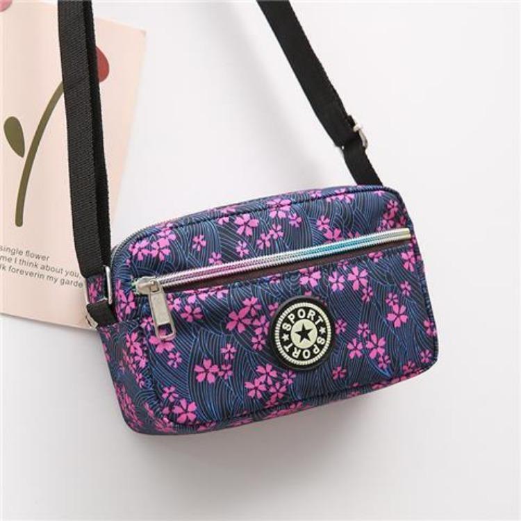 Korean Version Women's Shoulder Bag Sports and Leisure Bag Nylon Canvas Bag Multifunctional Crossbody Bag