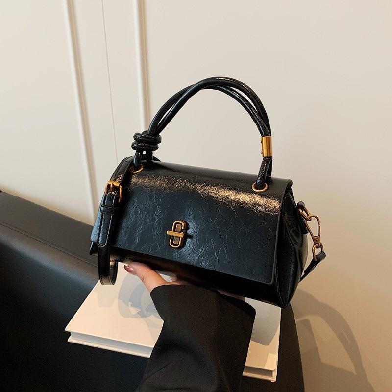 Premium Texture Simple and Versatile Shoulder Handbag Women's Autumn New Retro Fashion Versatile Bag