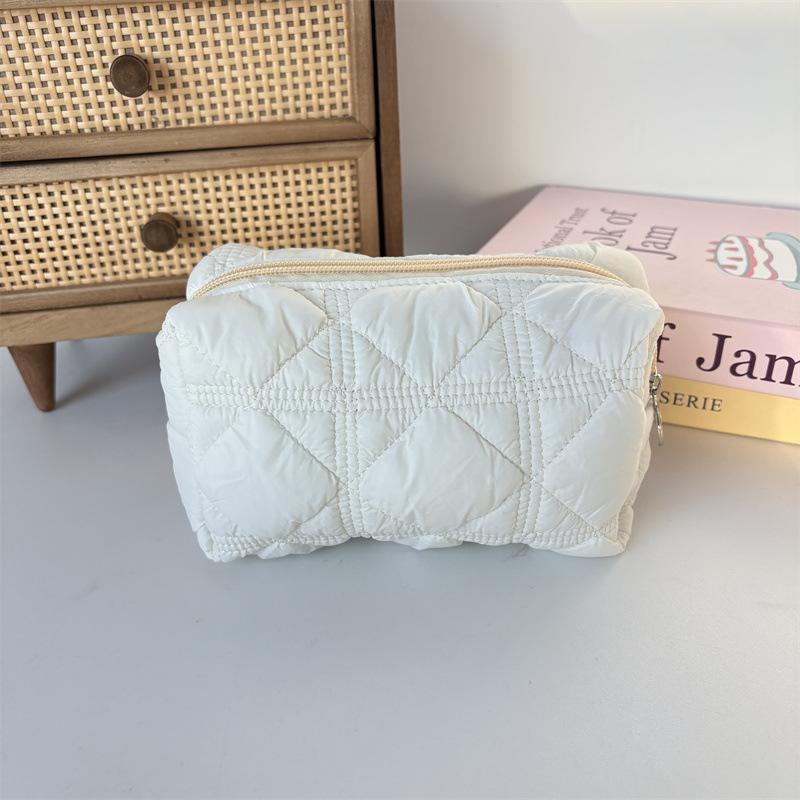 New Quilted Makeup Bag for Women Cosmetics Organizer Portable Travel Skincare Toiletry Bag Student Stationery Pouch Pencil Case