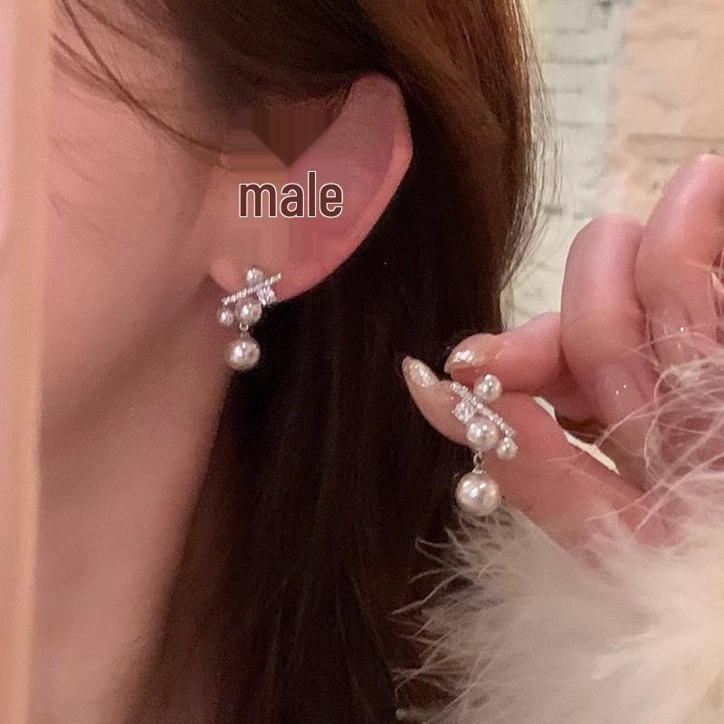 Elegant French Pearl Ear Cuffs for Women - Non-Pierced, High-End Gentle Luxe Earrings