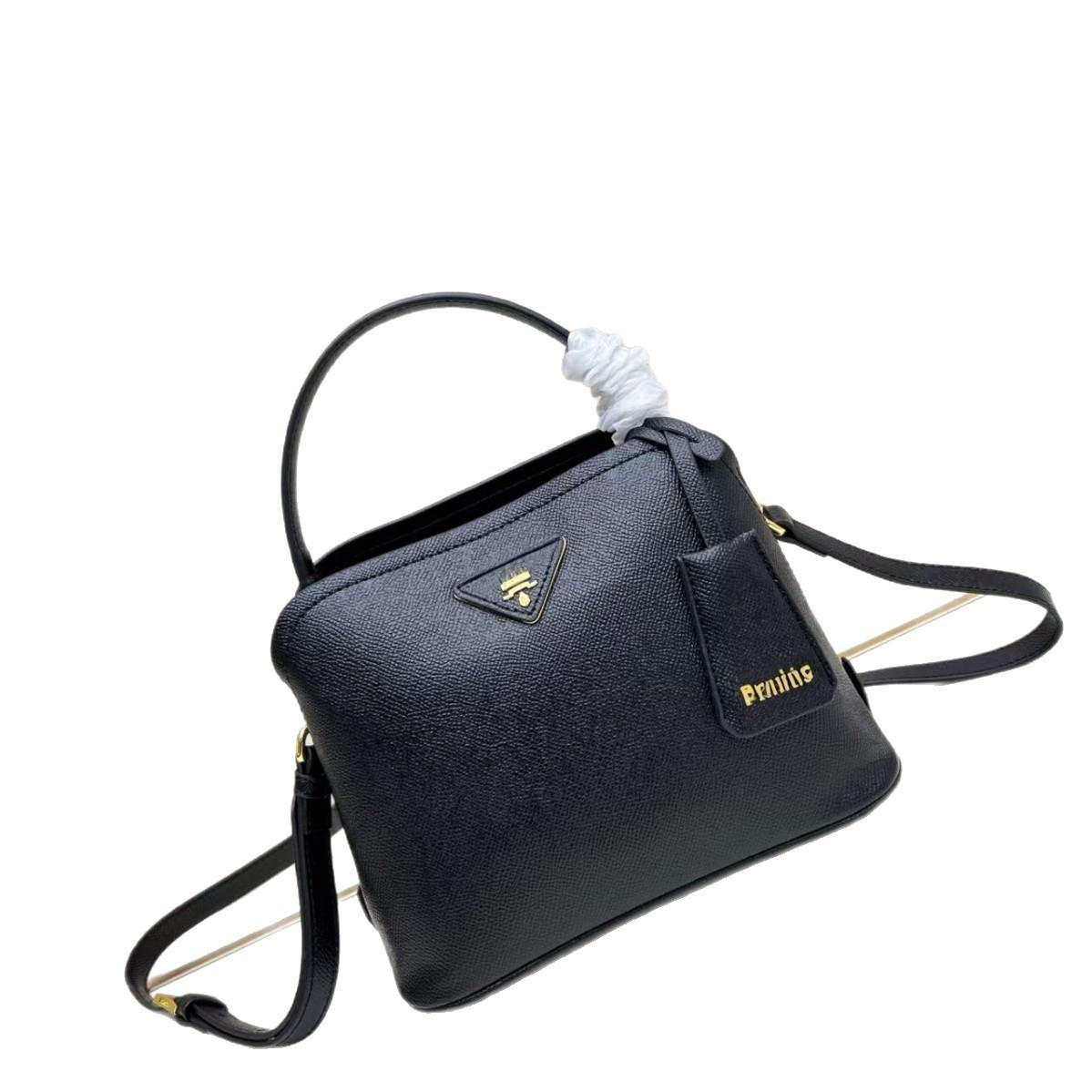 

The new single shoulder, versatile, fashionable, full of women s charm, worth buying 21cmx16.5cmx9.5cm чорний