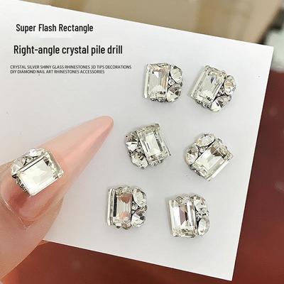 Nail art – Strass e decorazioni per unghie