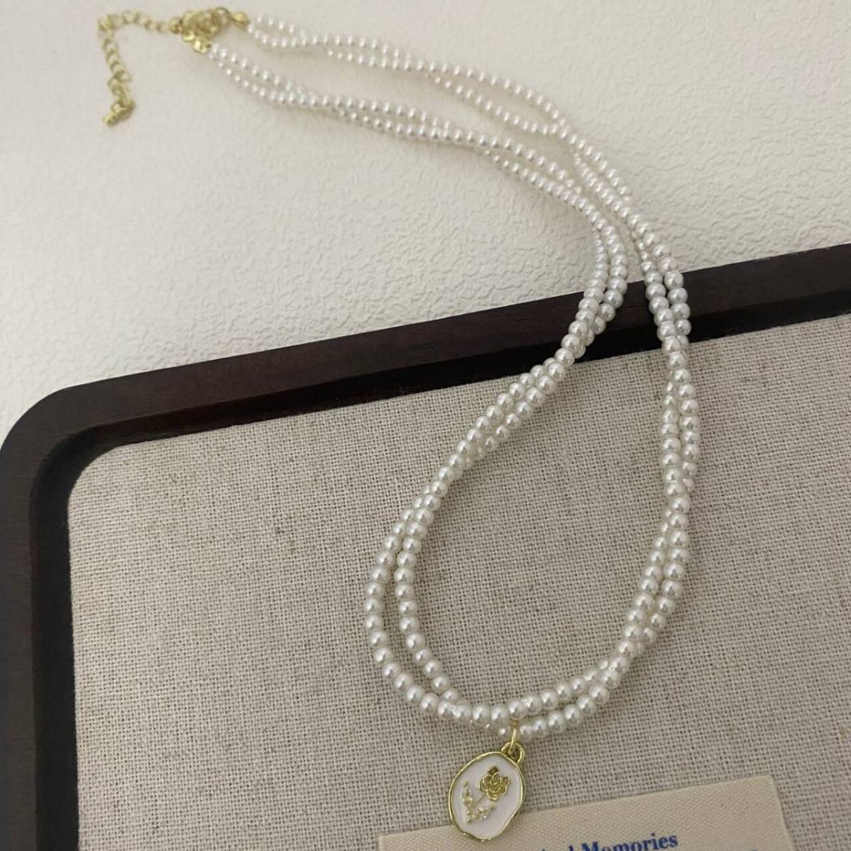 Retro White Tulip Pearl Necklace: Elegant Double-Layer Clavicle Chain for Women