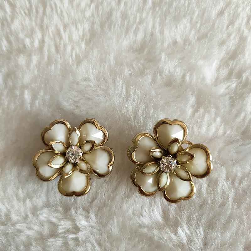 Christmas Series Jade Inlaid Copper Earrings, Flower Shape, Chic & Cute, A27