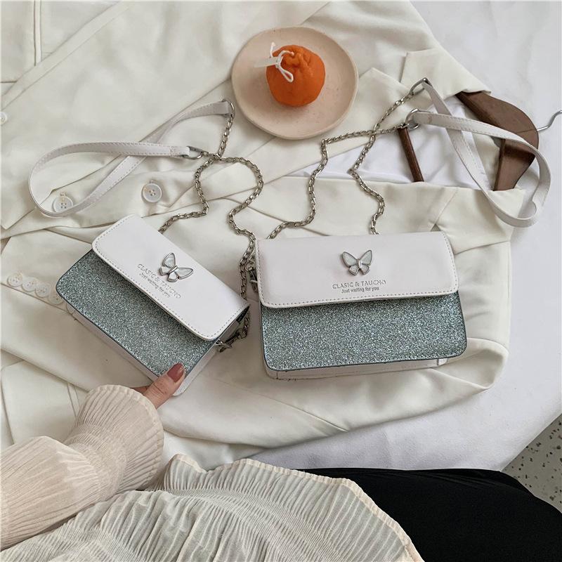 Женская однотонная квадратная сумка с цепочкой — фото 6