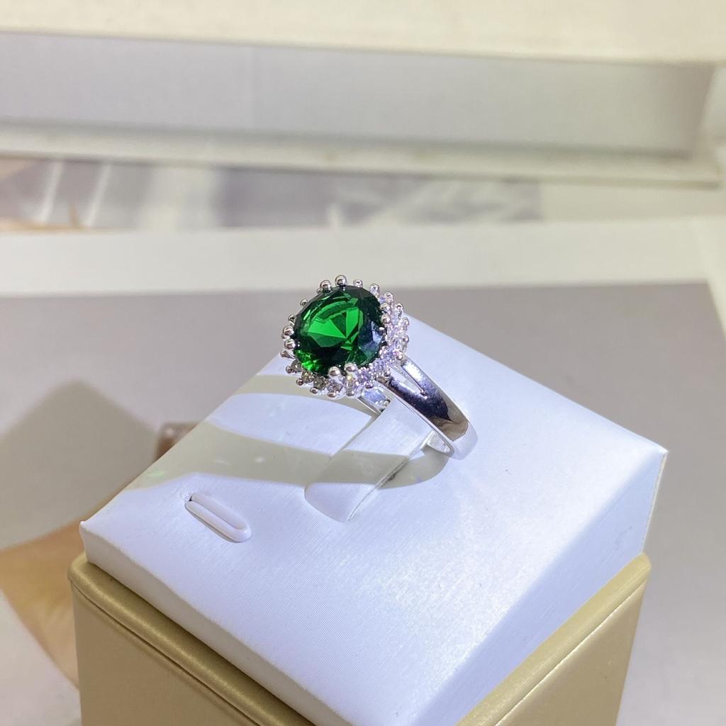 European and American Emerald Zircon Women's Rings  Creative Hand Accessories and Gifts