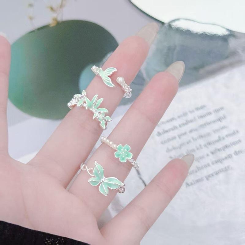 Retro Emaille Verschmiert Grau-Grün Schmetterling Personalisierbarer Öffnungsring Damen Weiß Exquisite Blume High-End Super Fee Ring