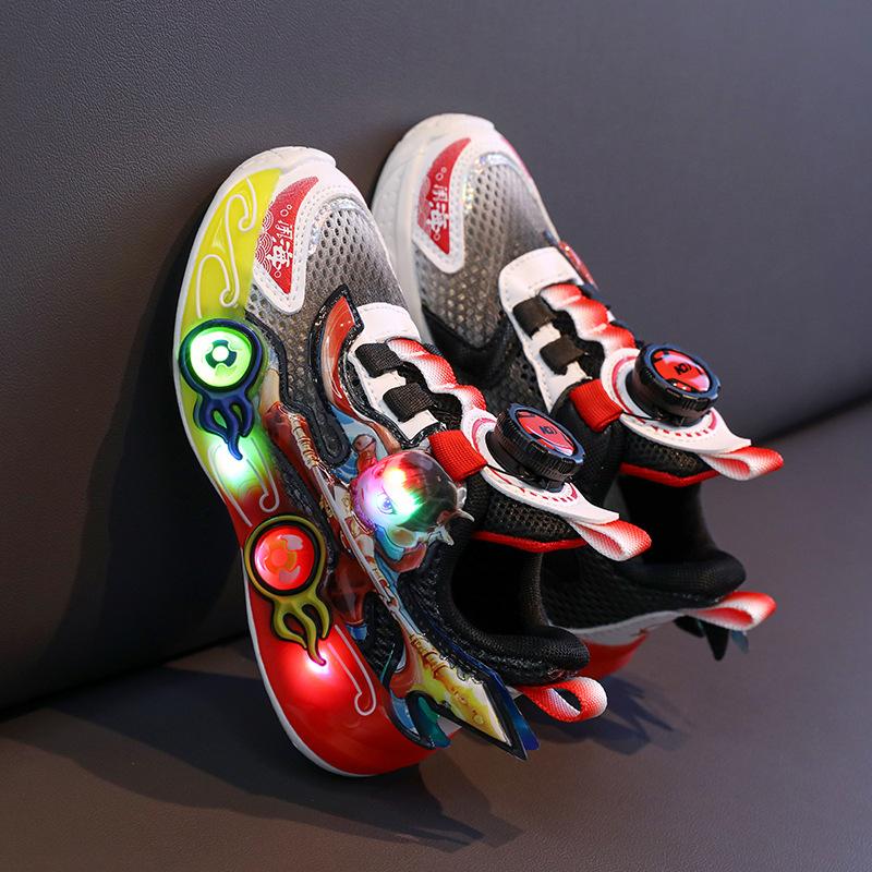 

Мультяшные кроссовки для мальчиков лето 2025 новые детские сетчатые дышащие кроссовки для бега мальчики легкие светящиеся кроссовки тренд 30-33 yards, 4 pairs in one hand красный