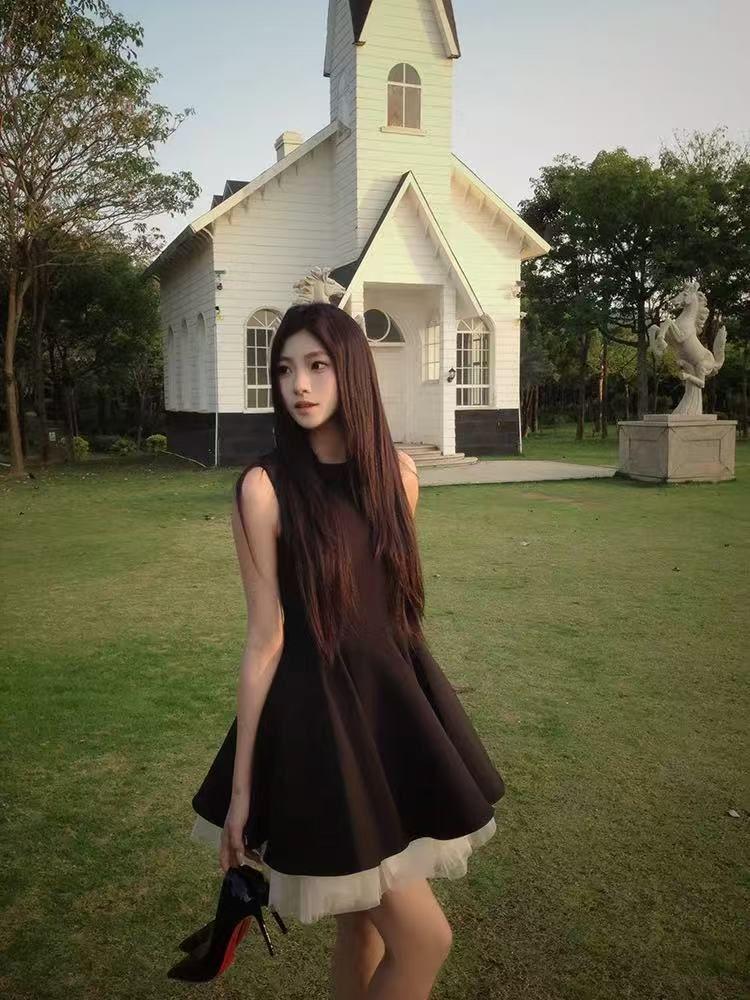 Women s French Hepburn Black Sleeveless A-line Dress - Waist-Cinched, Slimming, Elegant, Short Skirt for Summer Large