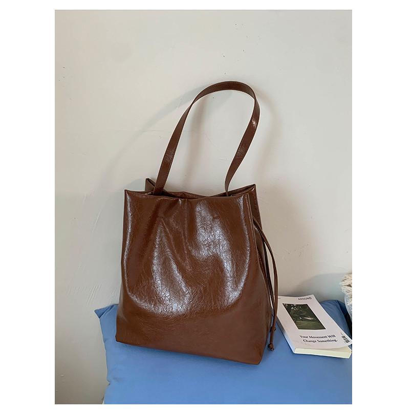 IELGY Ladies Tote Bag Retro Large Capacity All-Match Simple One-Shoulder Commuter Underarm