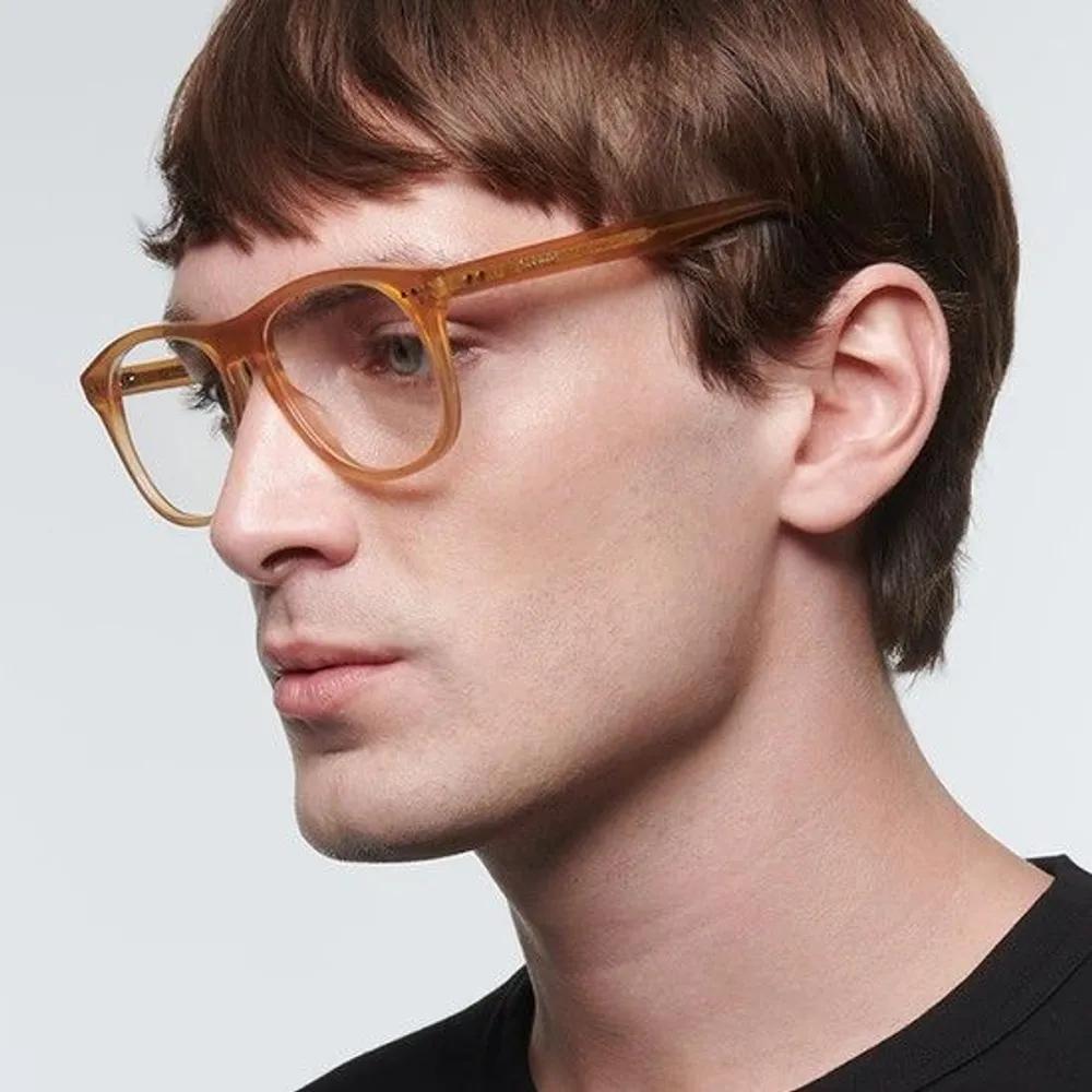 

Eyeglass Frame CL50130I 047 Transparent Brown Oversized Square Horn-rimmed doesn t exist