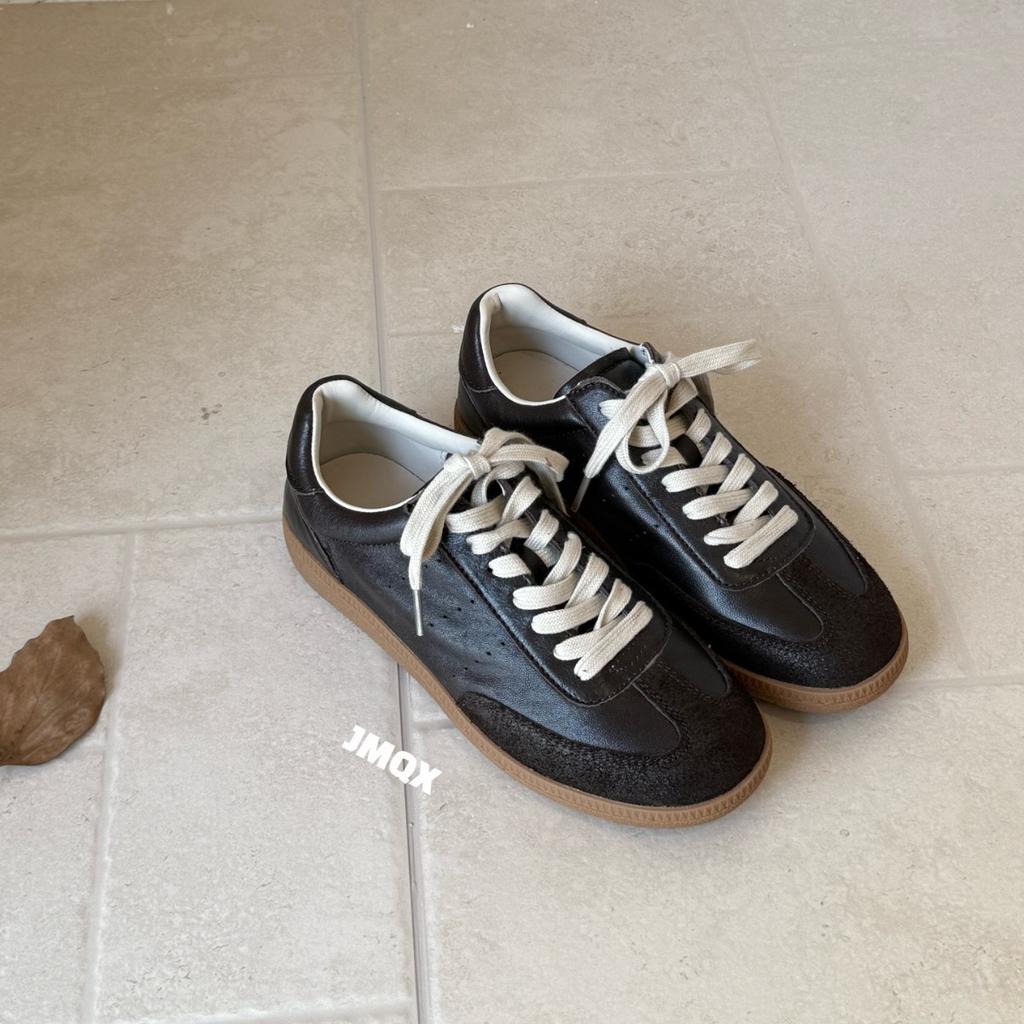 European red German training shoes women's 2025 autumn new leather flat-bottomed retro classic sports and leisure versatile board shoes
