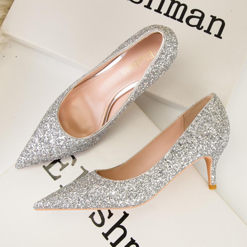 

Модные туфли на узком каблуке с высоким каблуком, с заостренным носком и блестящими пайетками 41